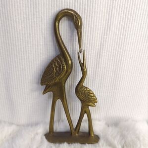 Vintage Small Brass Mother Crane Feeding Baby Crane Very Rare‎
